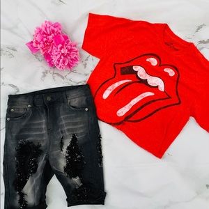 Rolling Stones graphic t-shirt.